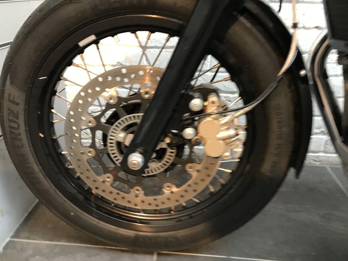 Royal Enfield INTERCEPTOR 650 TWIN E5