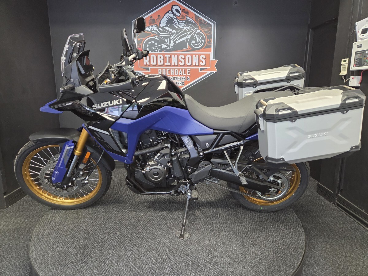 Suzuki NEW V-Strom 800DE With Panniers
