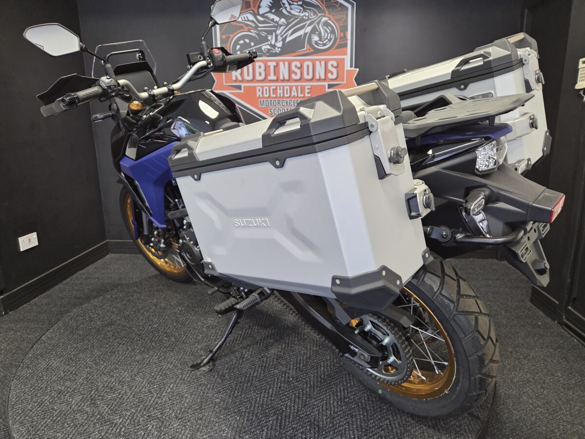 Suzuki NEW V-Strom 800DE With Panniers