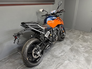 Used KTM 125 DUKE SPECIAL INC FOC QUICK SHIFTER & FINANCE undefined for sale - bike-77867450: Photo