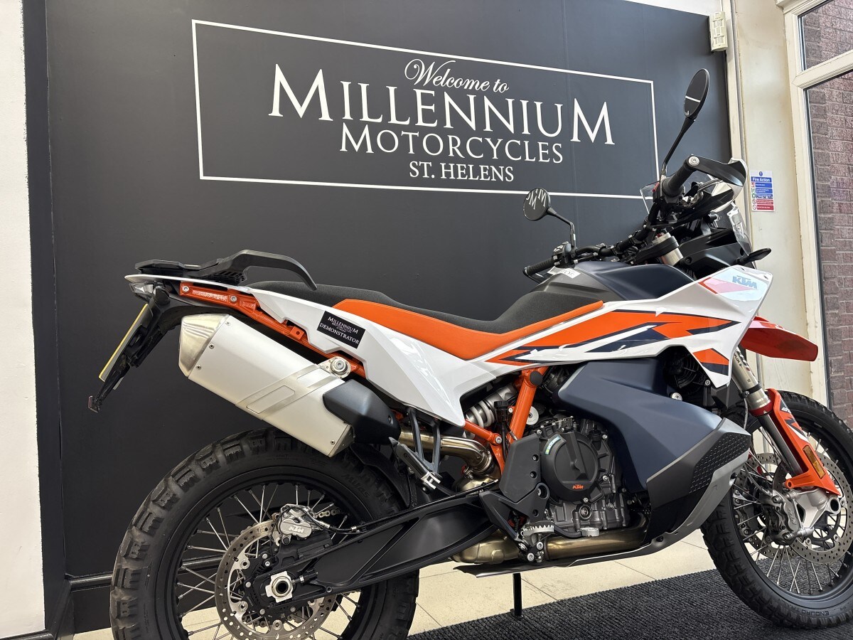 KTM 890 Adventure R INC TECH PACK