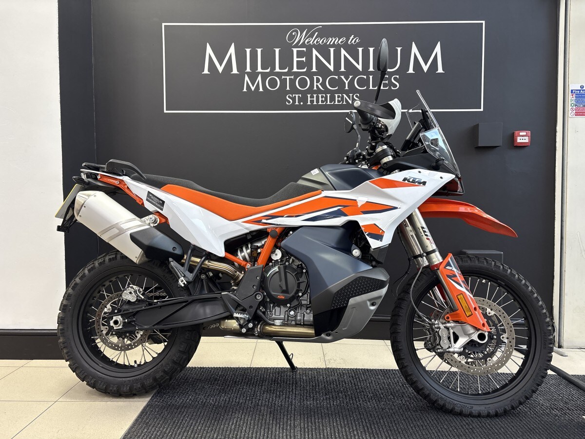 KTM 890 Adventure R INC TECH PACK