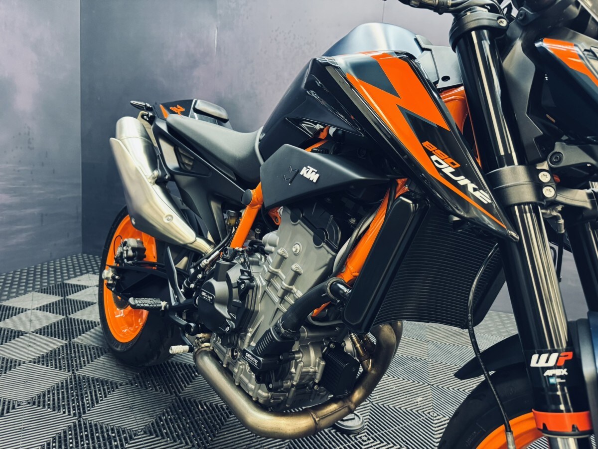 KTM 890 DUKE R