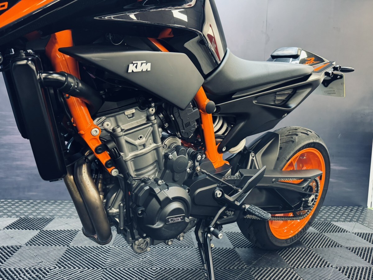 KTM 890 DUKE R
