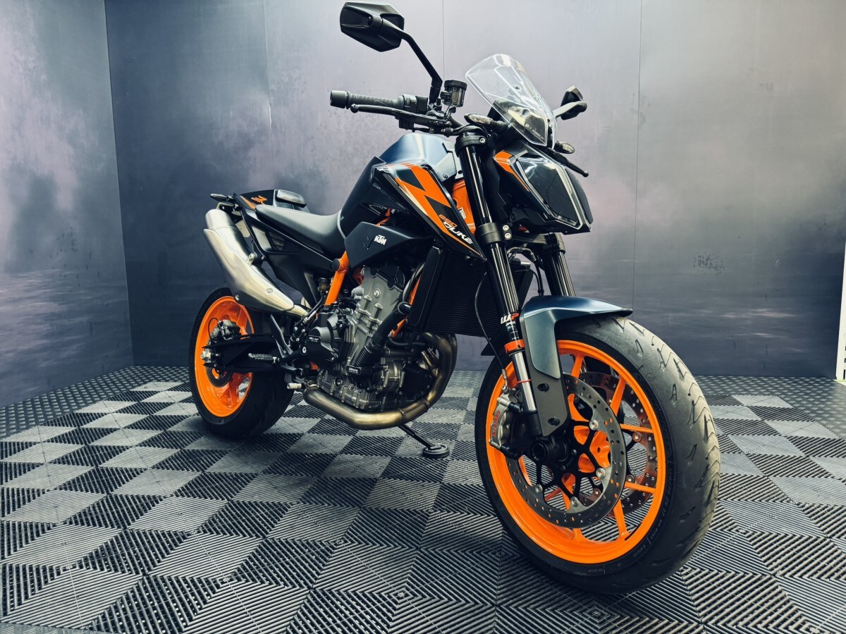 KTM 890 DUKE R