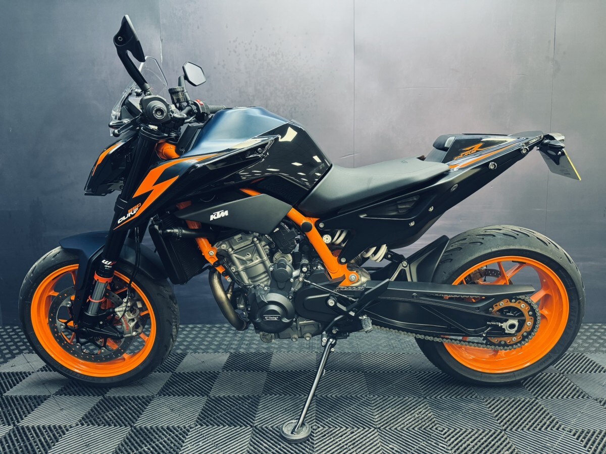 KTM 890 DUKE R