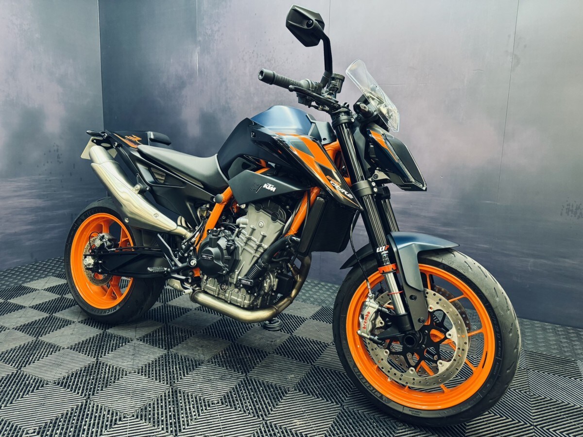KTM 890 DUKE R
