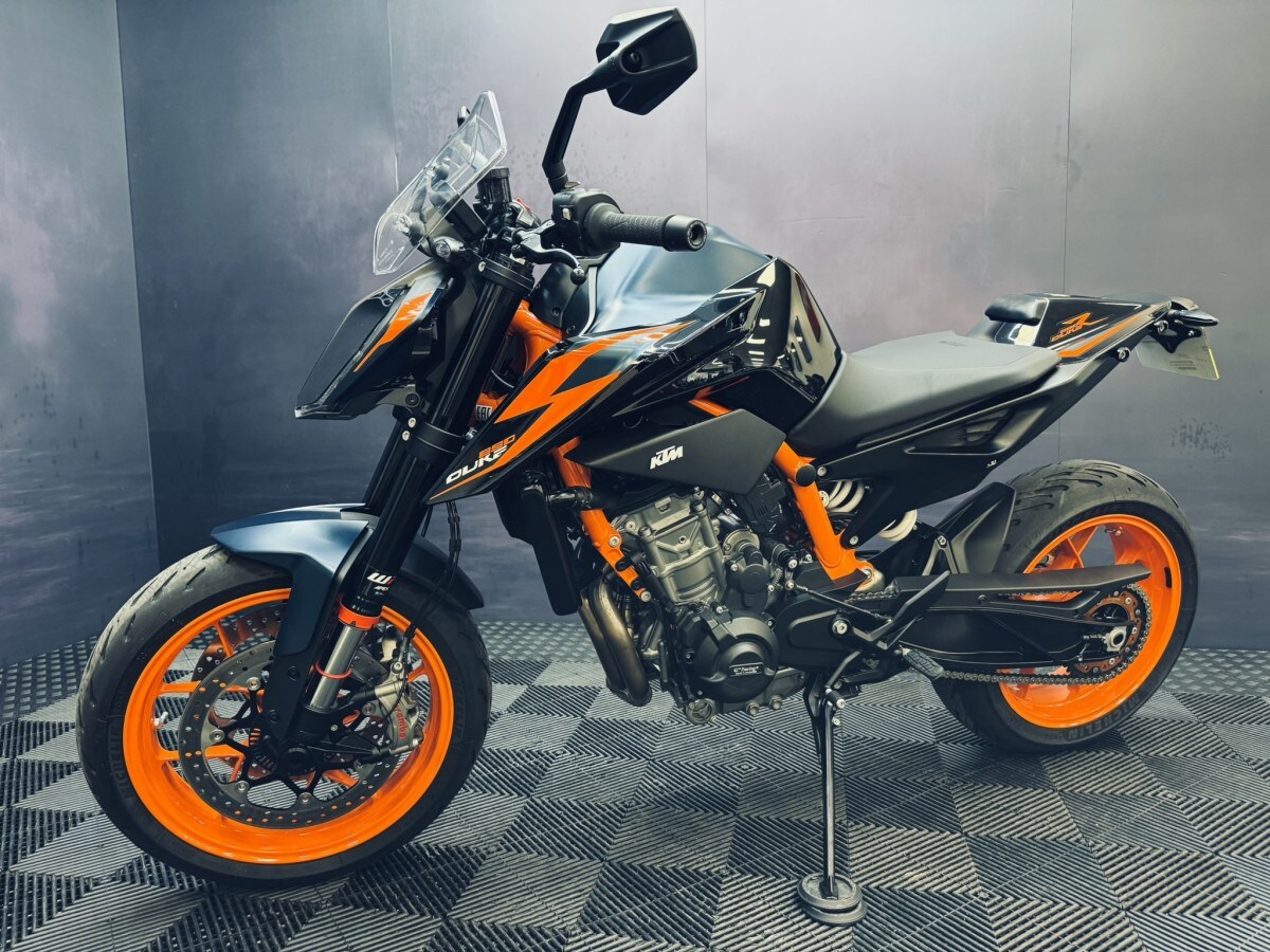 KTM 890 DUKE R