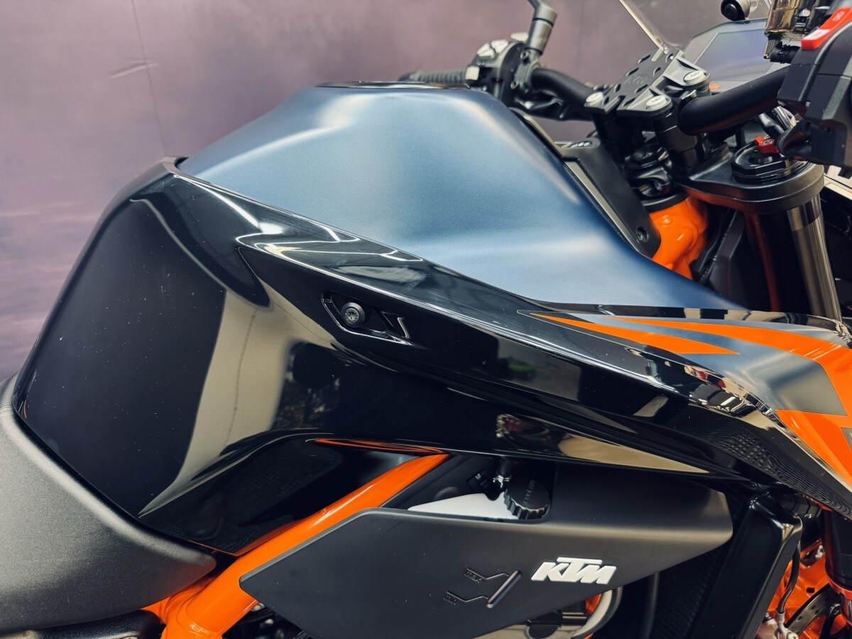 KTM 890 DUKE R