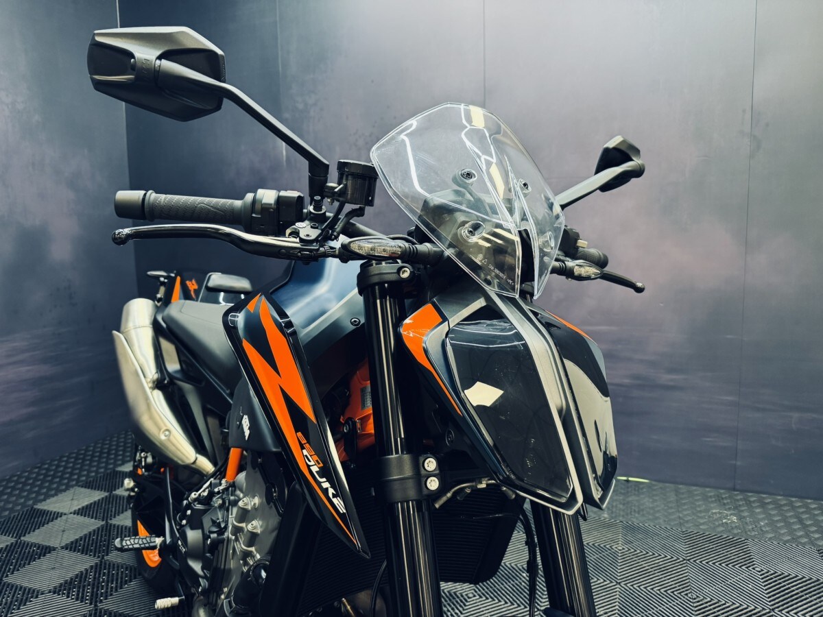 KTM 890 DUKE R