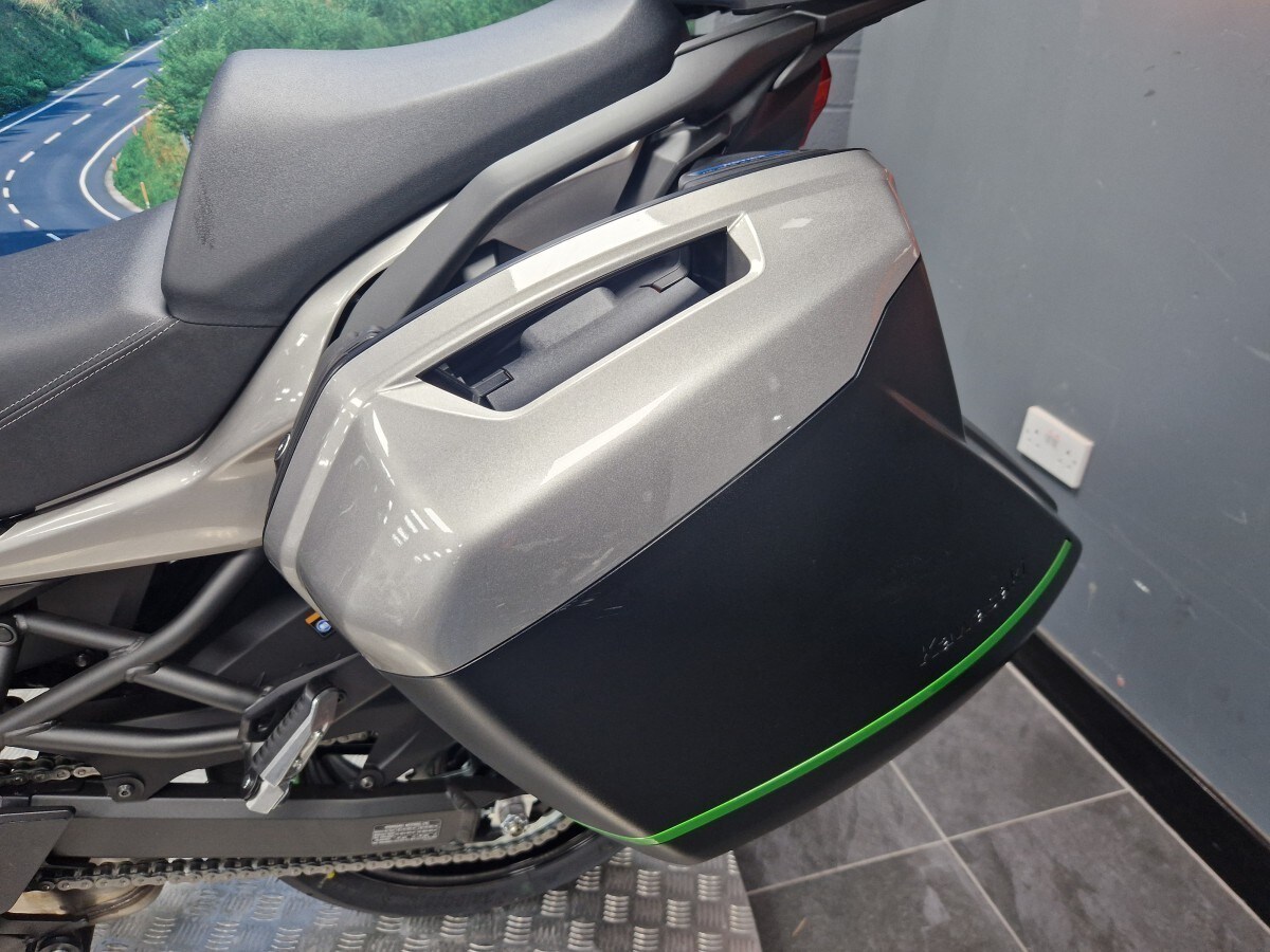 Kawasaki Versys 1000 SE GT KLZ1000DRFNN BK1
