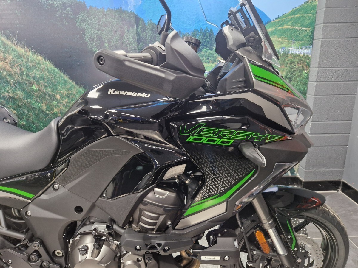 Kawasaki Versys 1000 SE GT KLZ1000DRFNN BK1