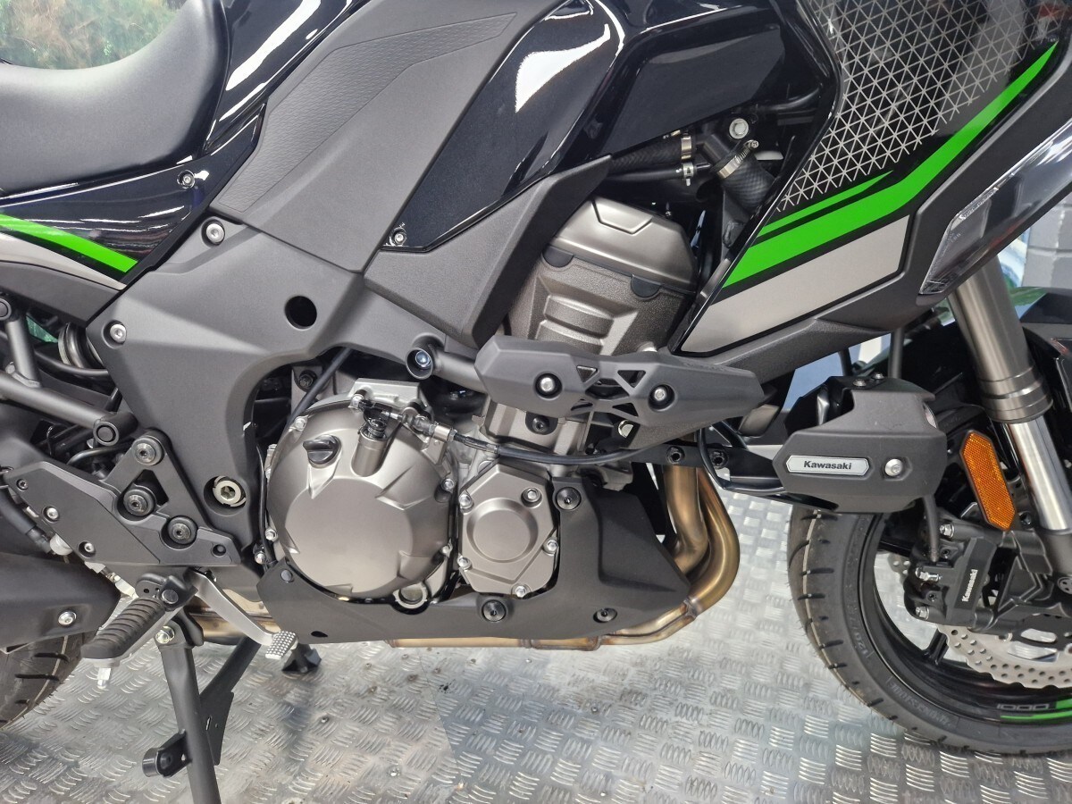 Kawasaki Versys 1000 SE GT KLZ1000DRFNN BK1
