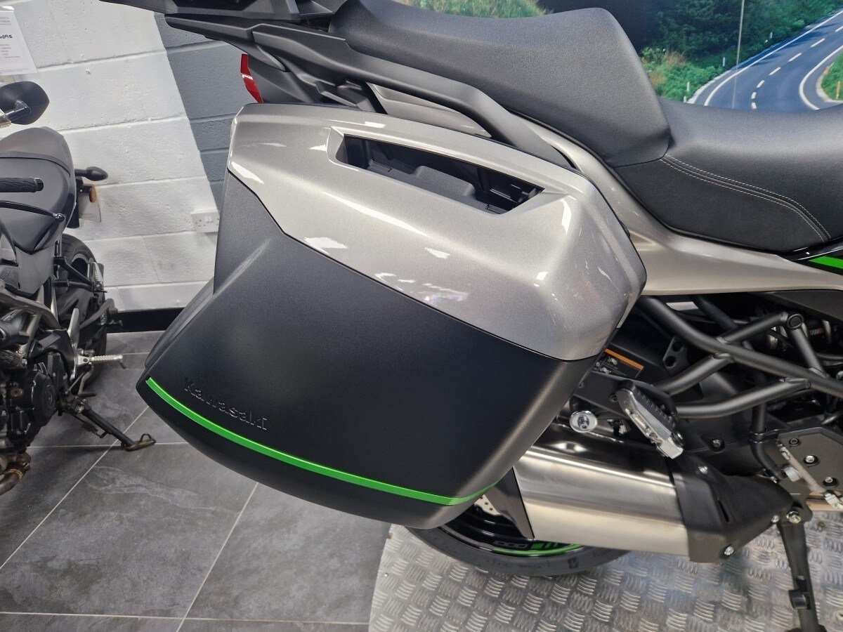 Kawasaki Versys 1000 SE GT KLZ1000DRFNN BK1