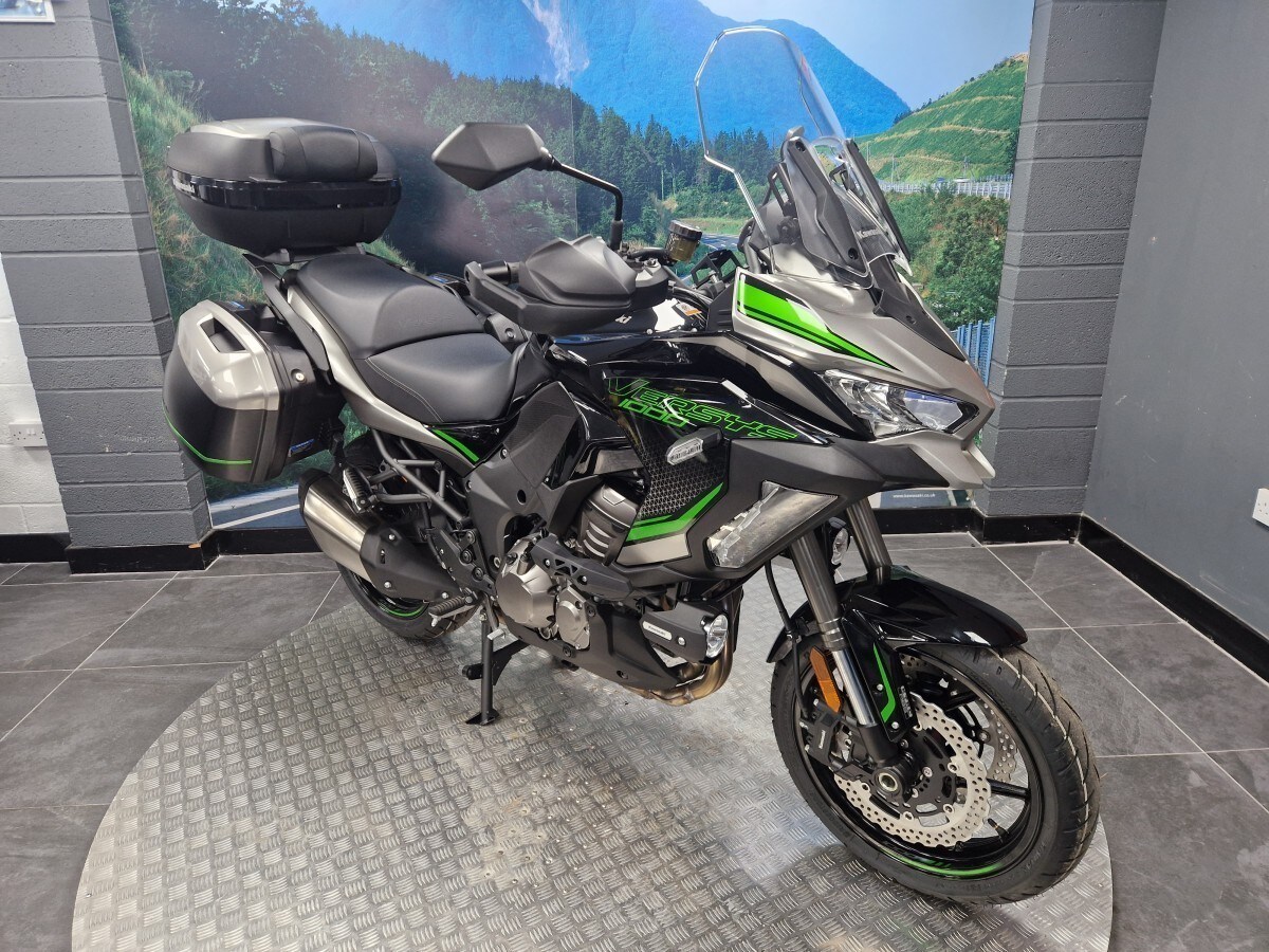 Kawasaki Versys 1000 SE GT KLZ1000DRFNN BK1