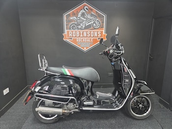 Used Piaggio VESPA GTS 300 SUPER 2020 for sale - bike-77867952: Photo