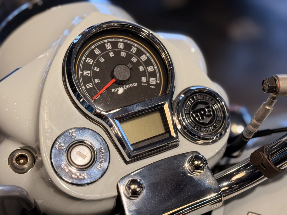 Royal Enfield Classic 350 Halcyon