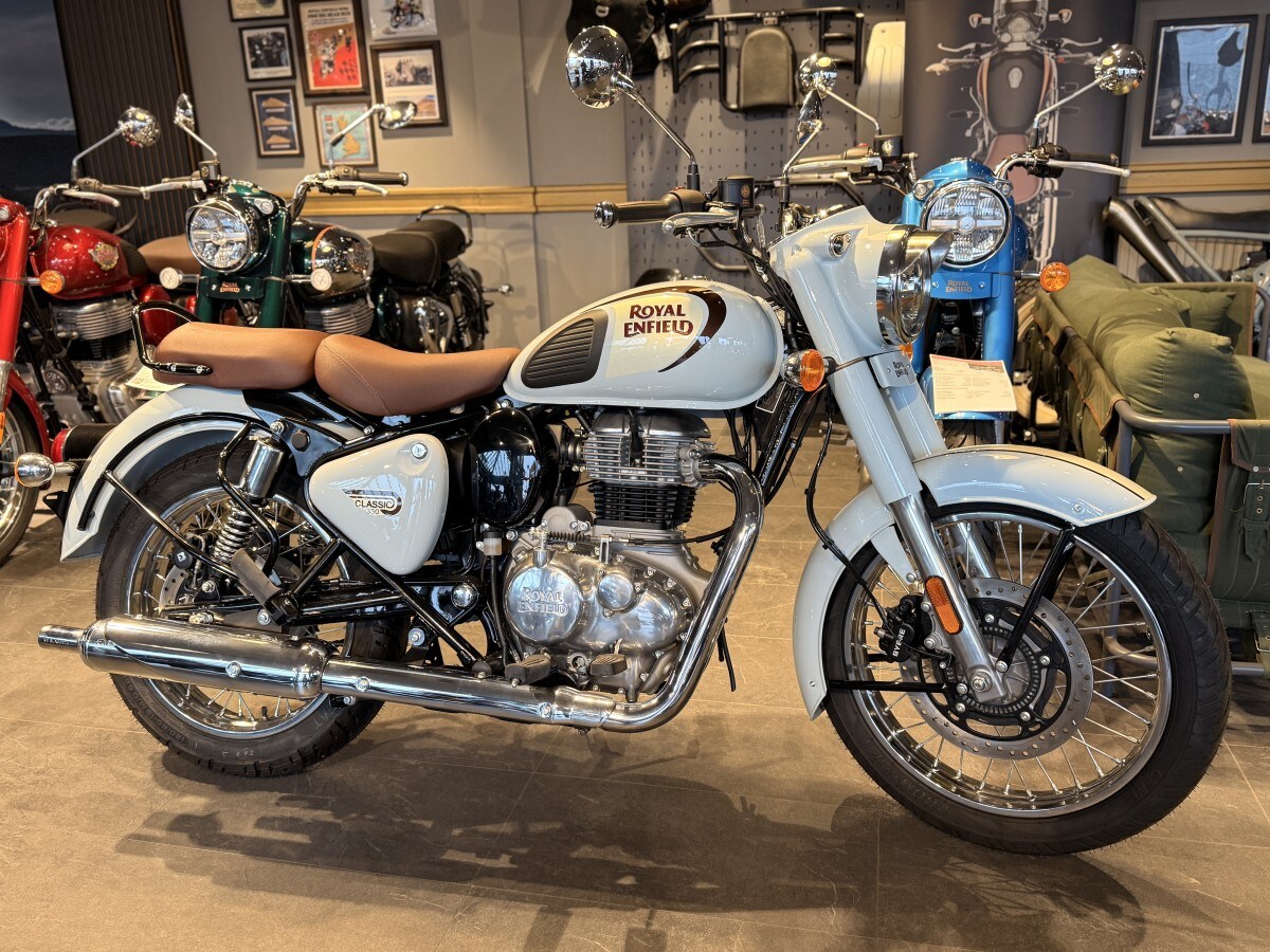 Royal Enfield Classic 350 Halcyon