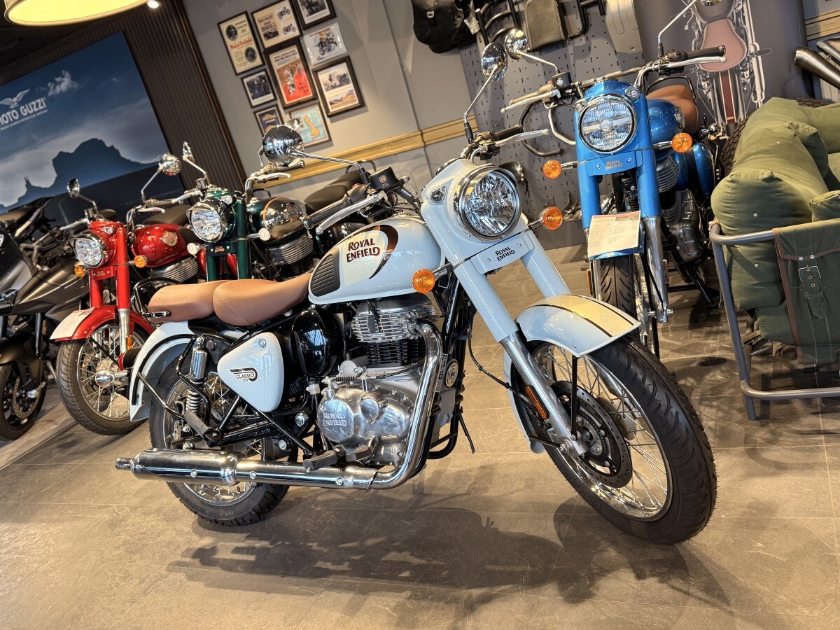 Royal Enfield Classic 350 Halcyon