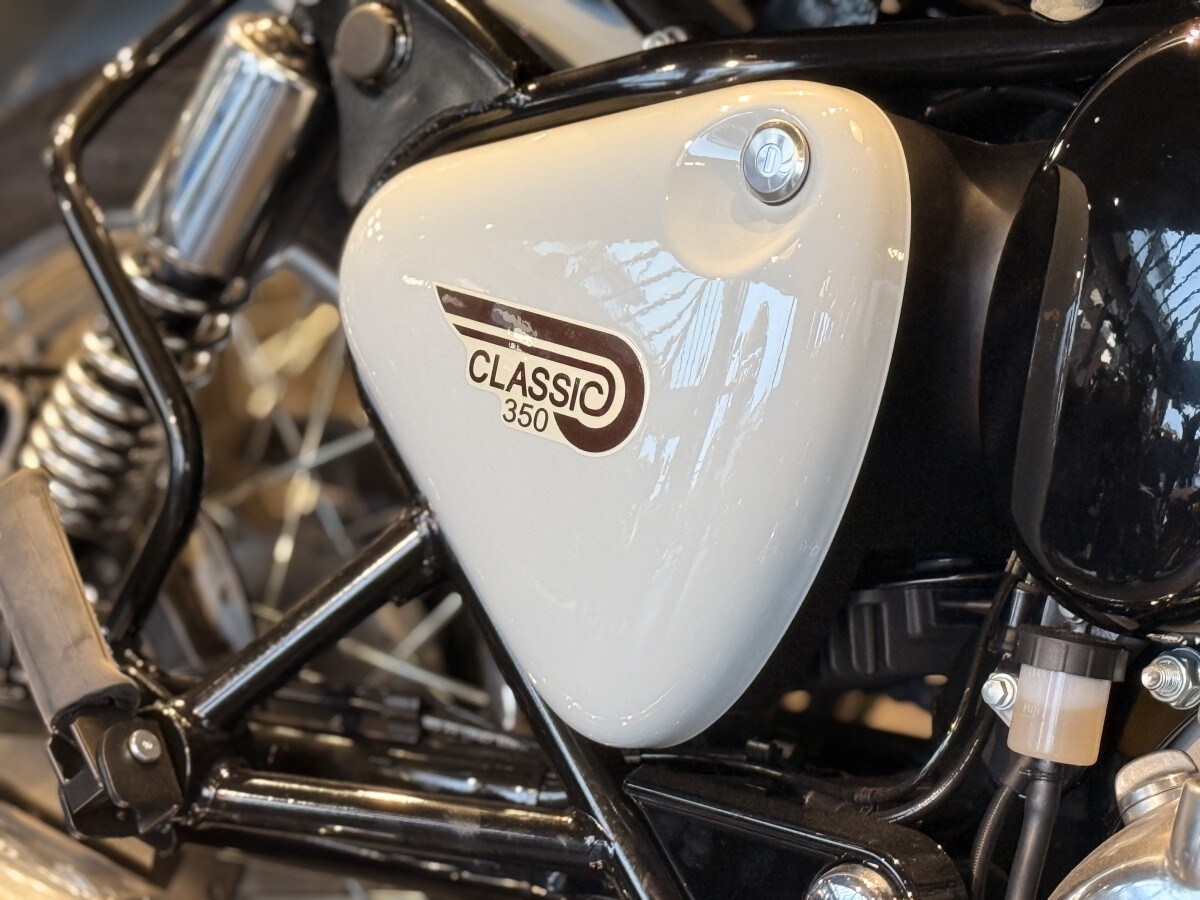 Royal Enfield Classic 350 Halcyon