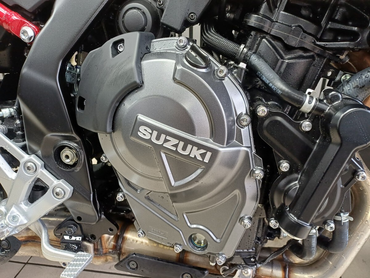 Suzuki GSX-8S