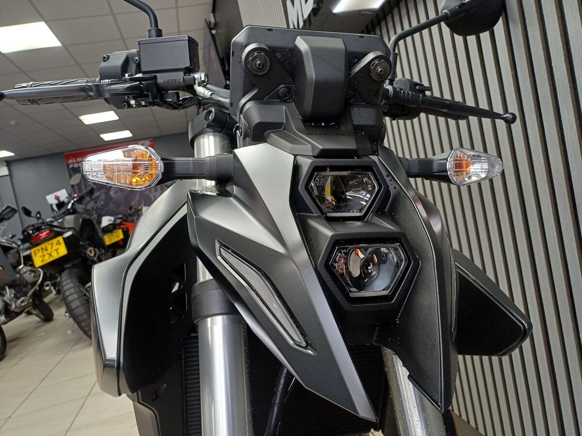 Suzuki GSX-8S
