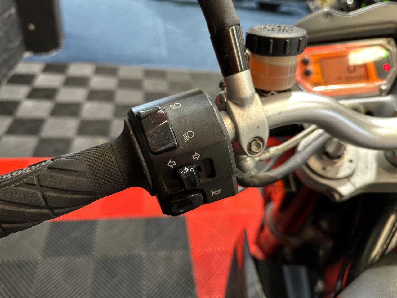 Used KTM 990 Super Duke for sale - 78434932: Photo 23
