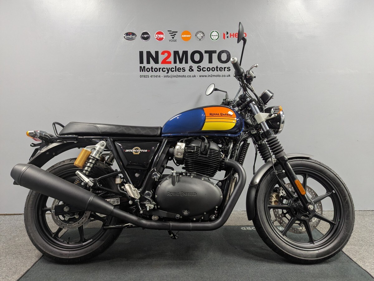 Royal Enfield INTERCEPTOR 650 E5 • PRE REG SALE •