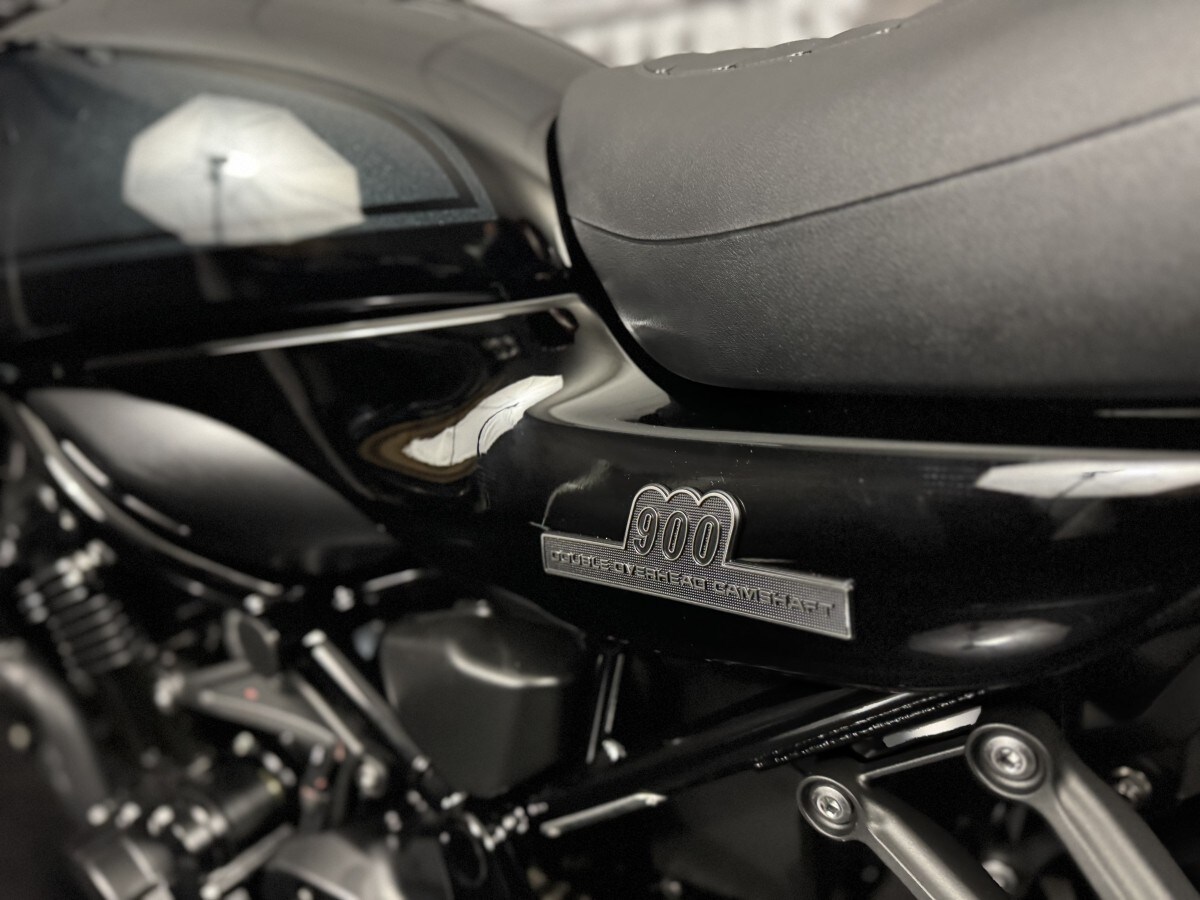 Kawasaki Z900RS Black Ball Edition