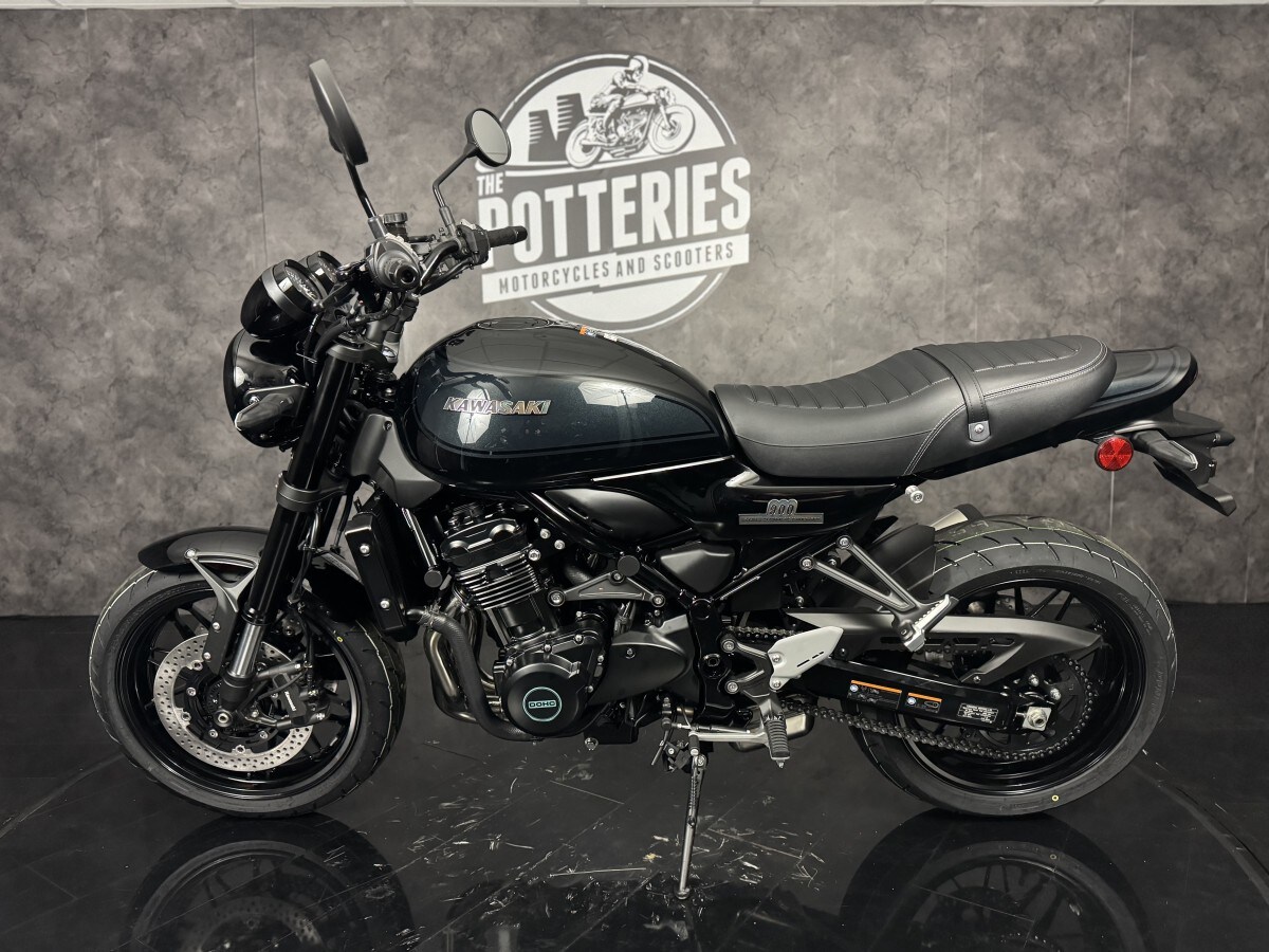 Kawasaki Z900RS Black Ball Edition
