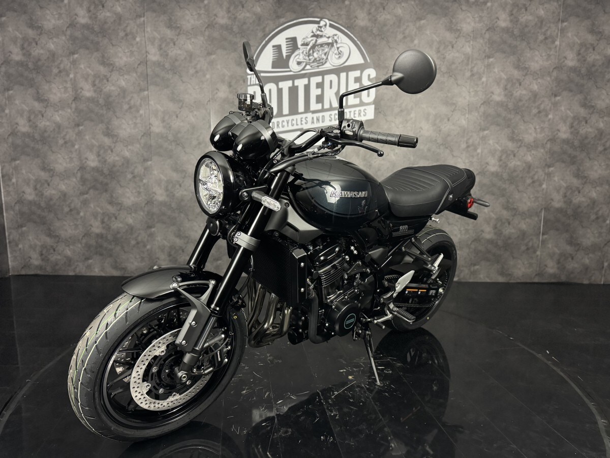 Kawasaki Z900RS Black Ball Edition