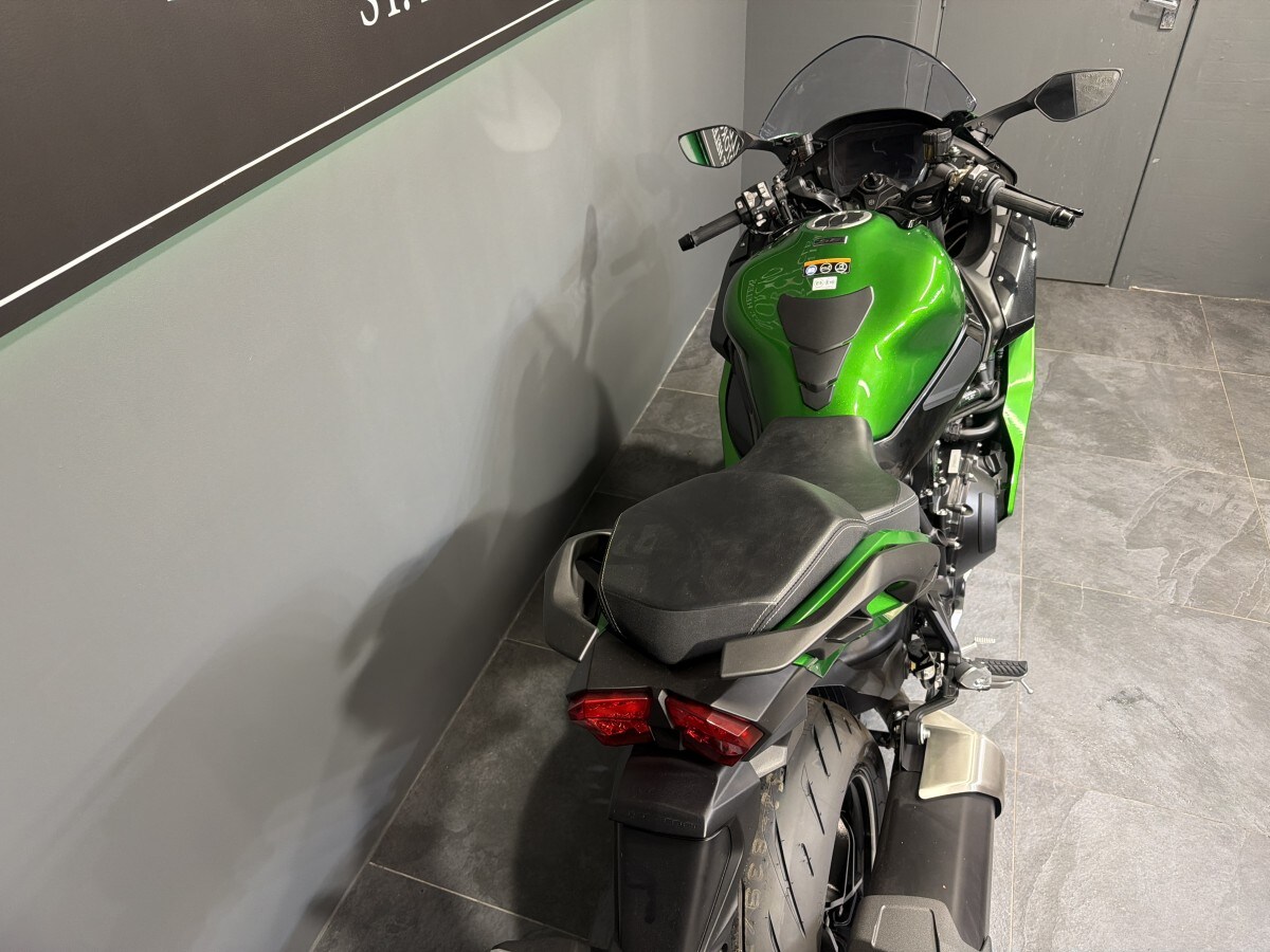 Kawasaki Ninja H2SX SE ZX1002RPFNN GN2
