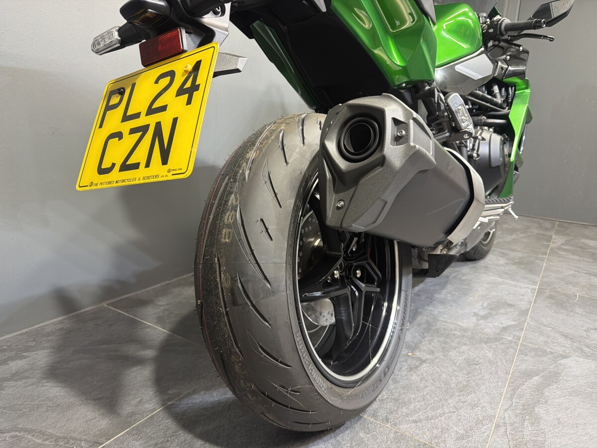 Kawasaki Ninja H2SX SE ZX1002RPFNN GN2