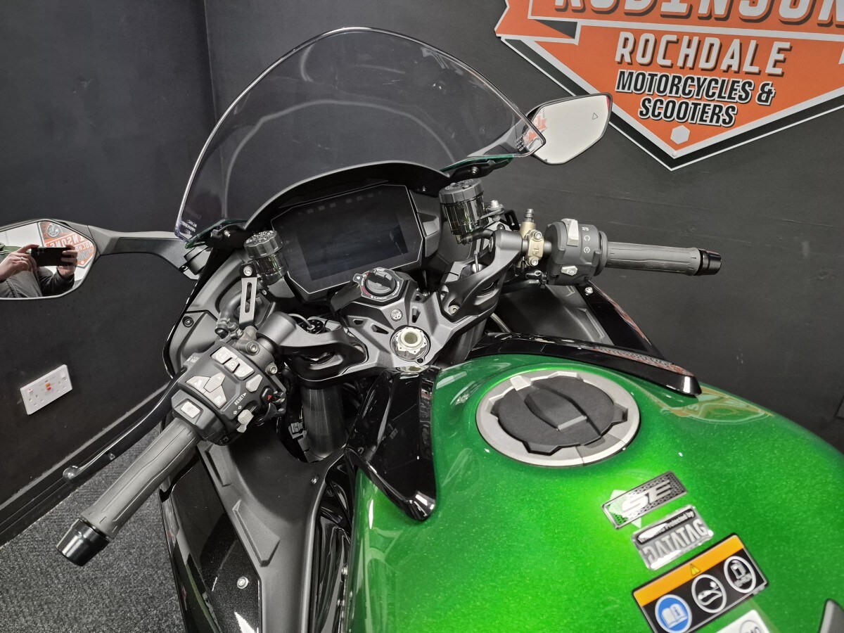 Kawasaki Ninja H2SX SE ZX1002RPFNN GN2