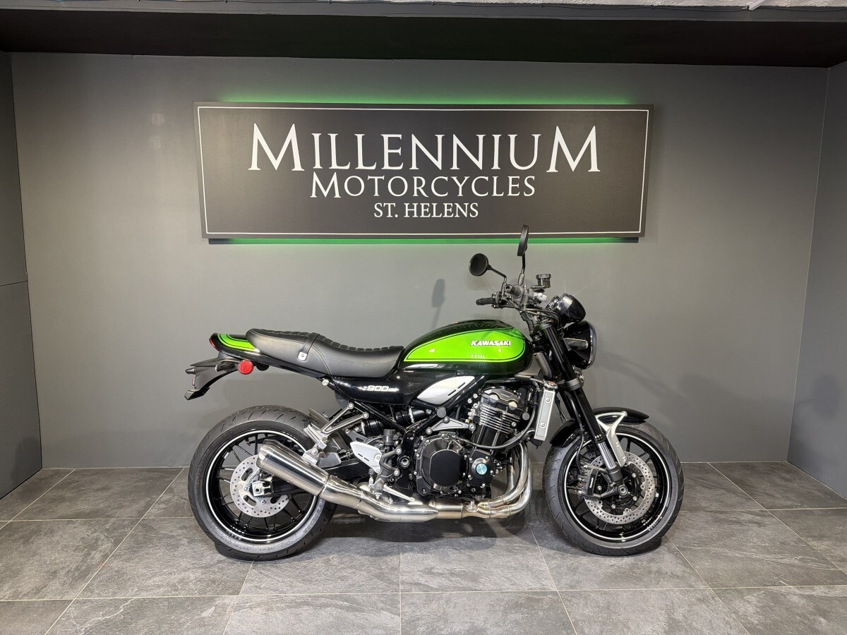Kawasaki Z900RS ZR900KSFAB BK1