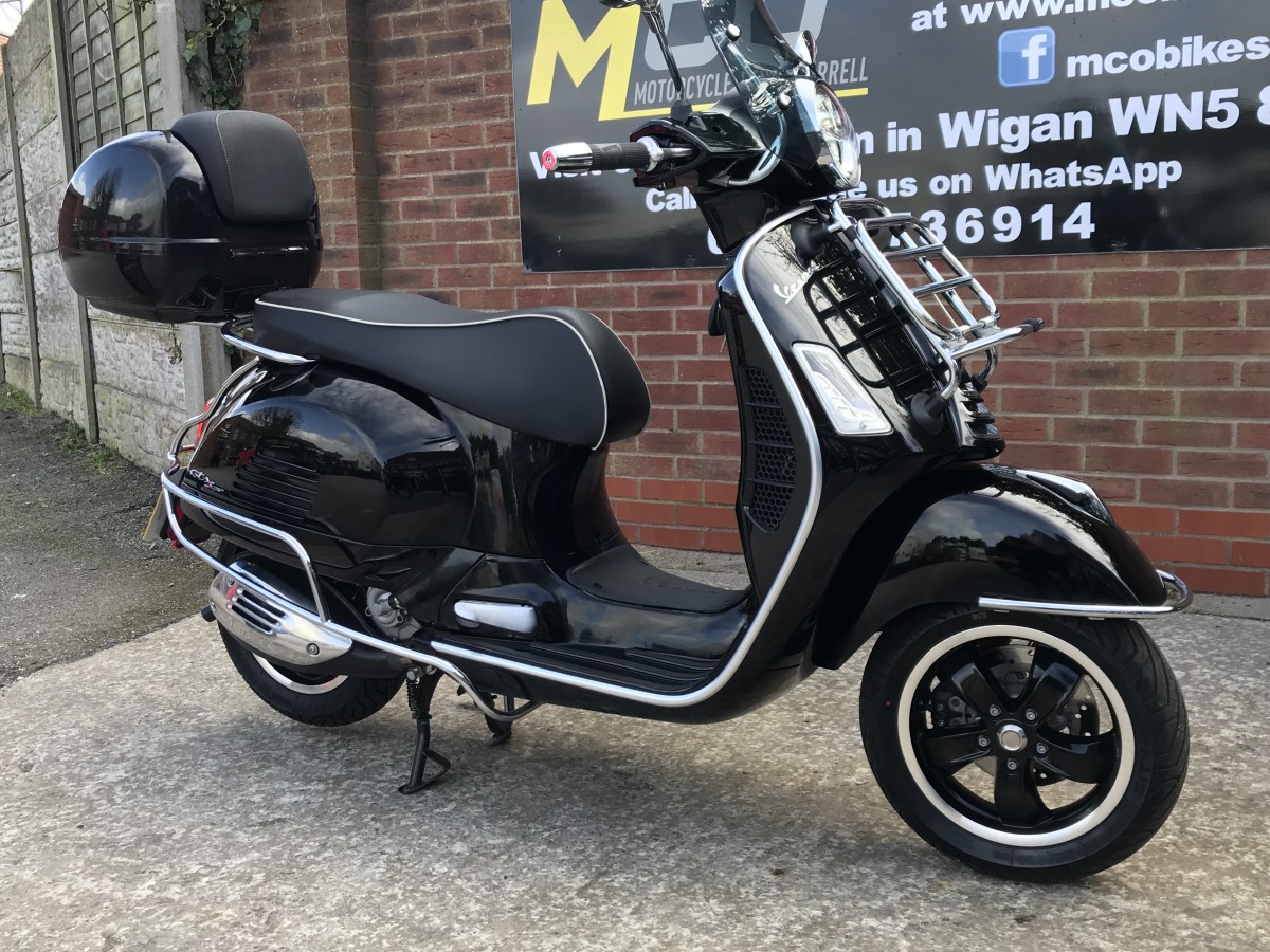Used Piaggio VESPA GTS 300 SUPER ABS 2022 for sale - 78165292: Photo 2
