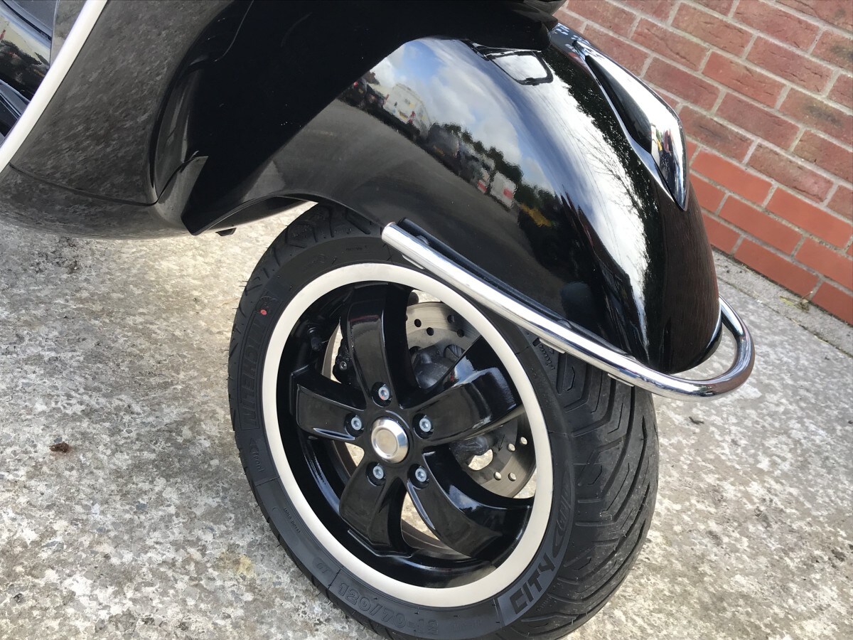 Used Piaggio VESPA GTS 300 SUPER ABS 2022 for sale - 78165292: Photo 4