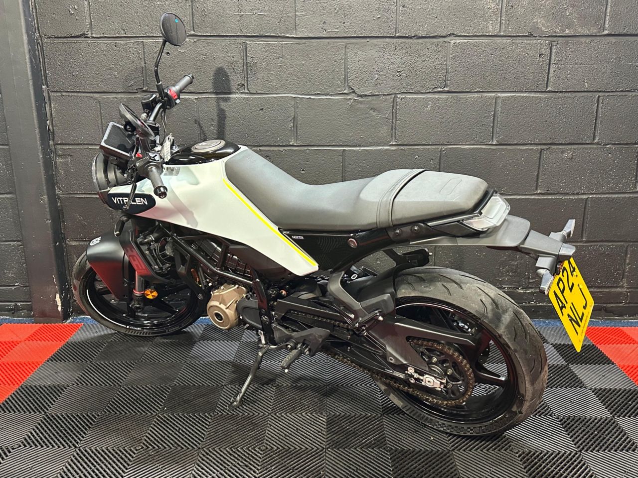 Used Husqvarna Svartpilen 125 for sale - 78434536: Photo 11