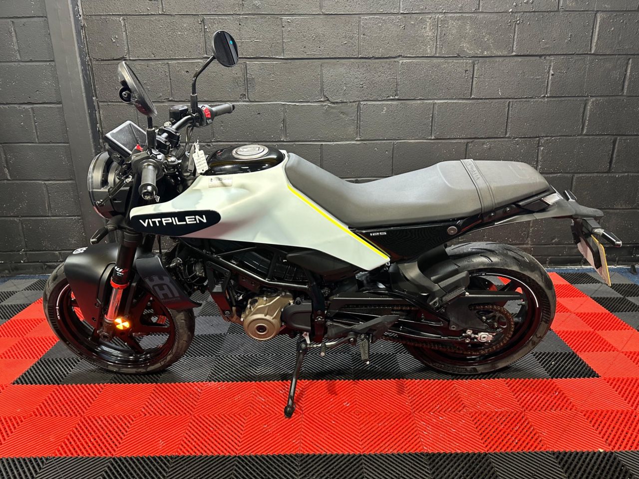 Used Husqvarna Svartpilen 125 for sale - 78434536: Photo 9