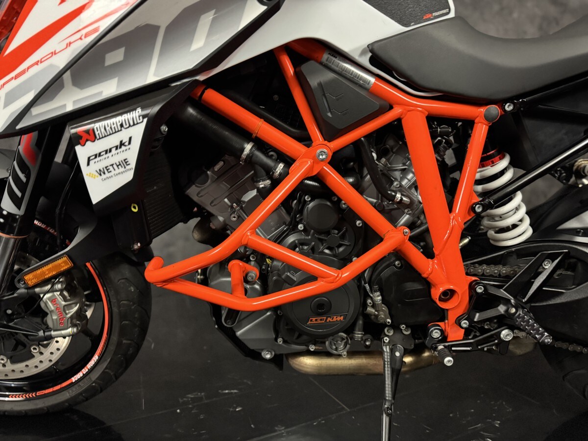 KTM 1290 SUPERDUKE R 19