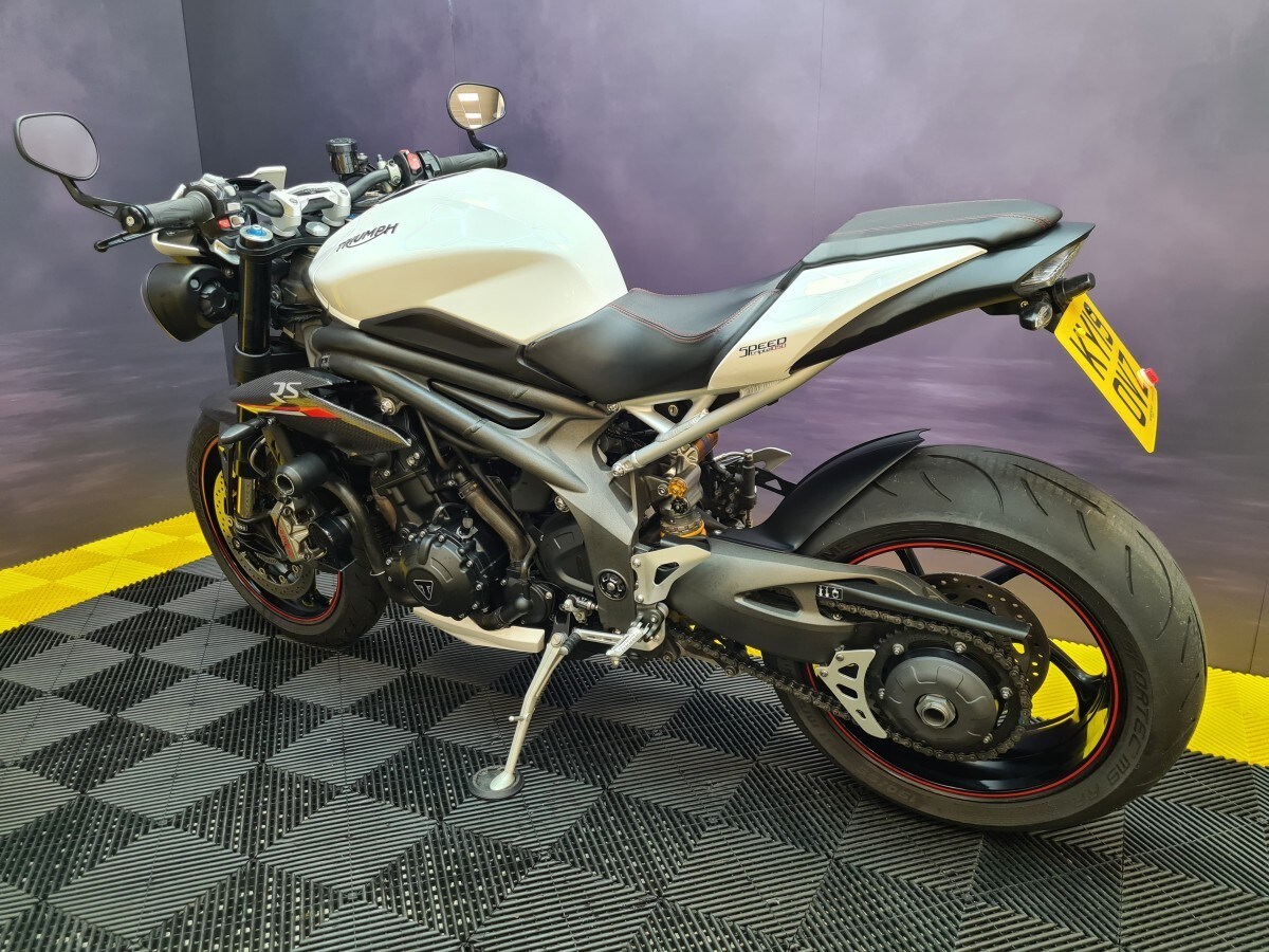 Triumph SPEED TRIPLE RS 1050
