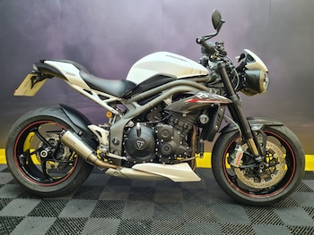 Used Triumph SPEED TRIPLE RS 1050 2019 for sale - bike-78165288: Photo
