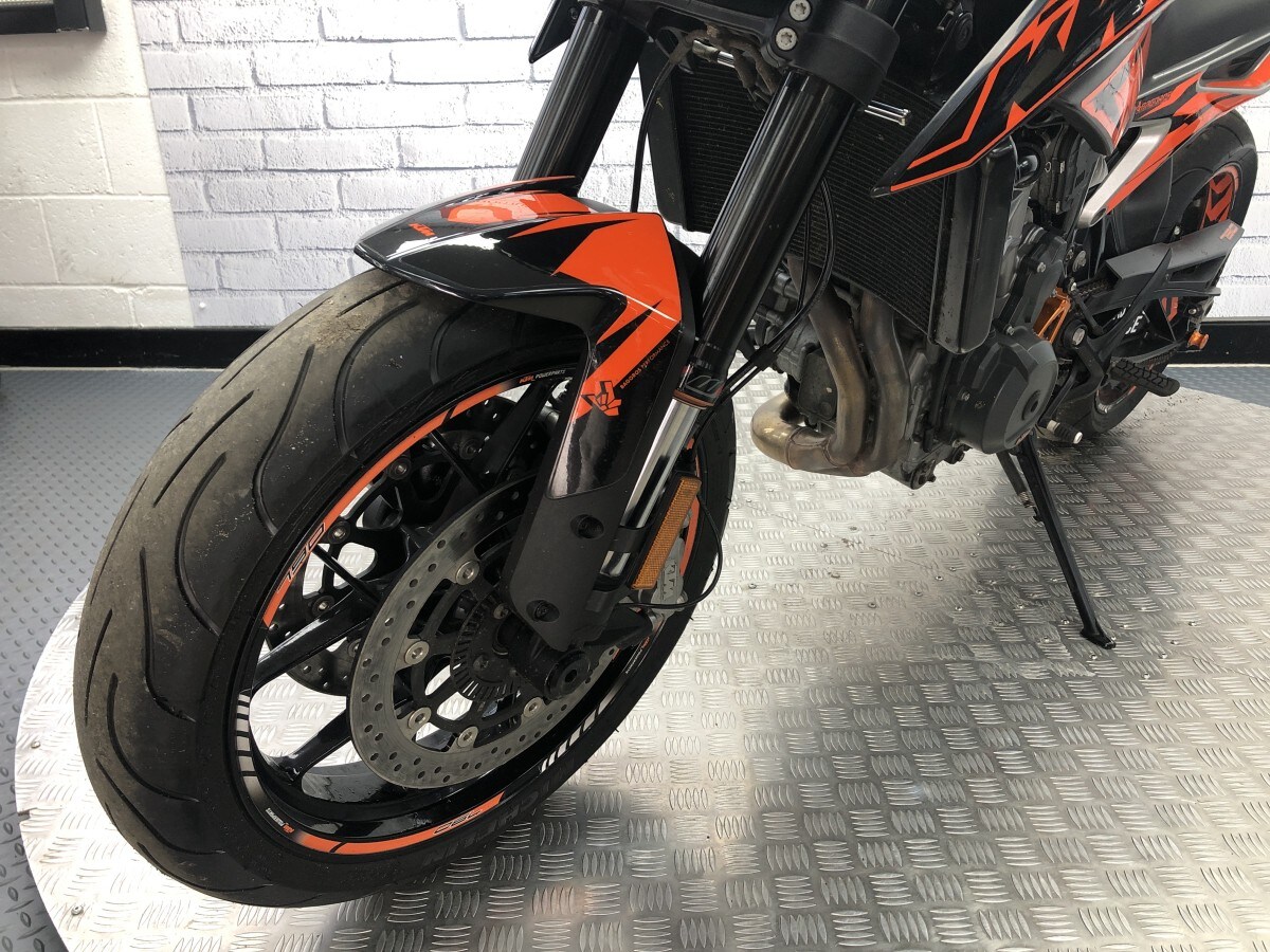 KTM 790 DUKE 19