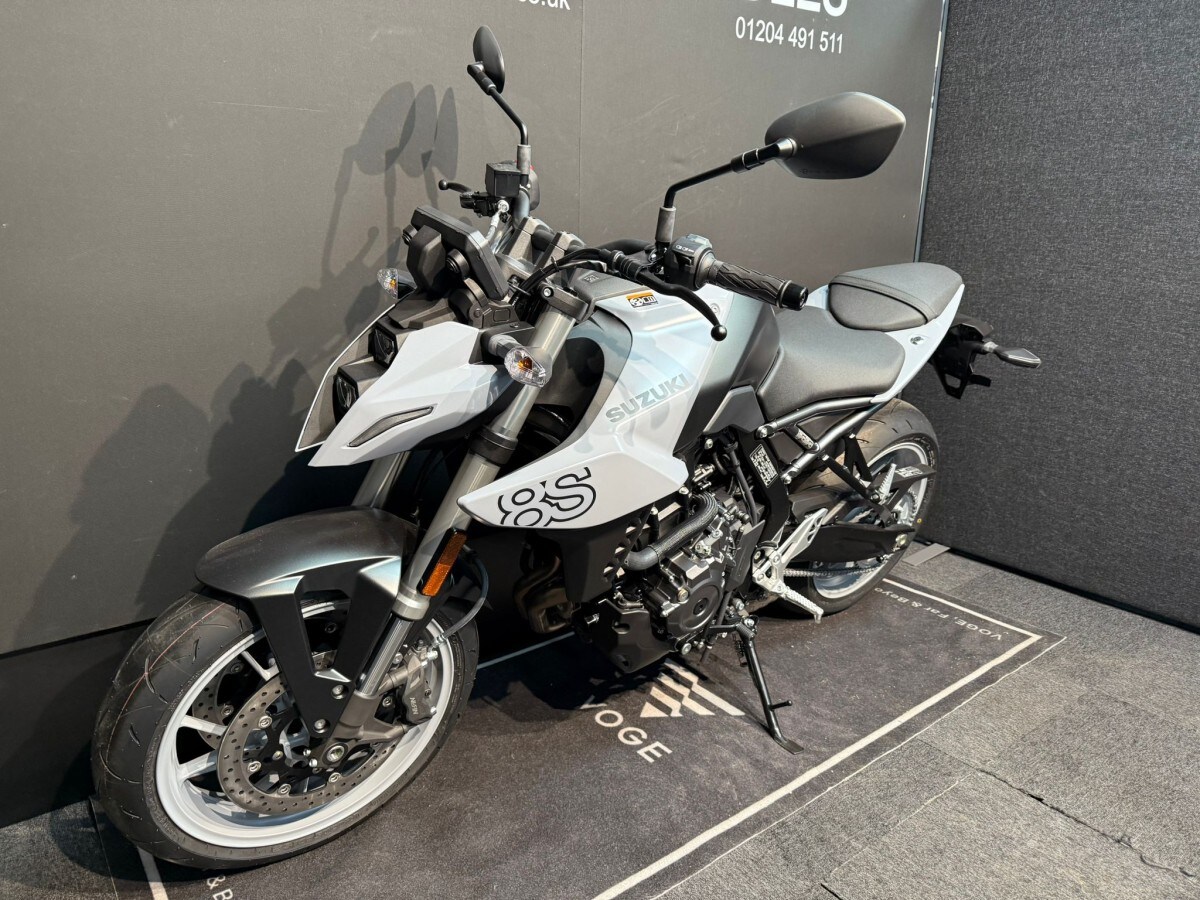 Suzuki GSX-8S