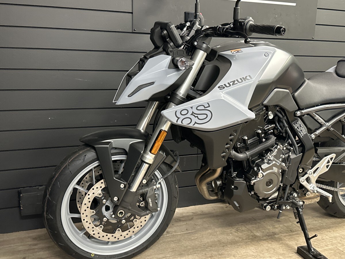 Suzuki GSX-8S