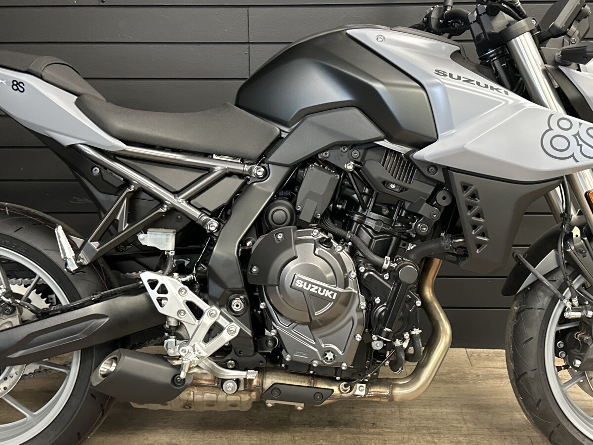 Suzuki GSX-8S