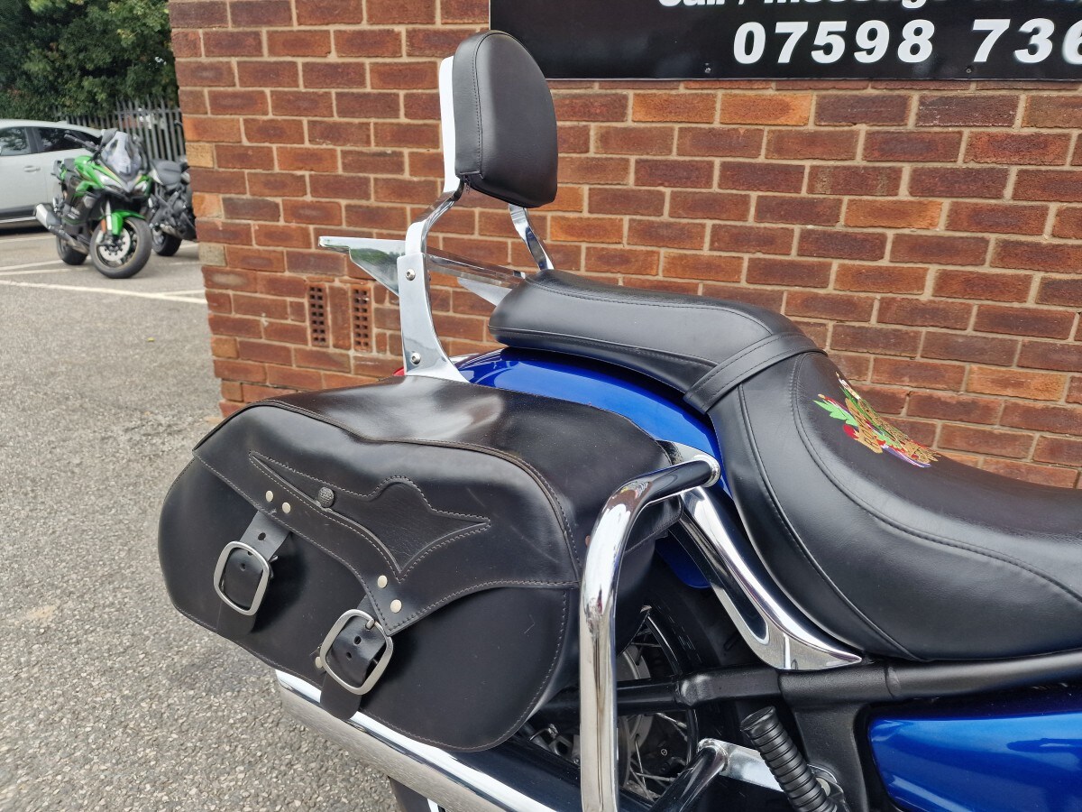 Kawasaki VN 900 BAF CLASSIC