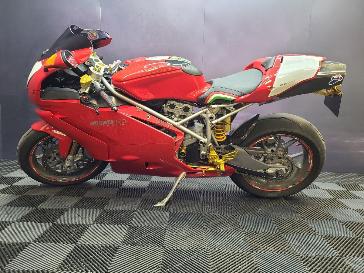 Ducati 999 S MONO