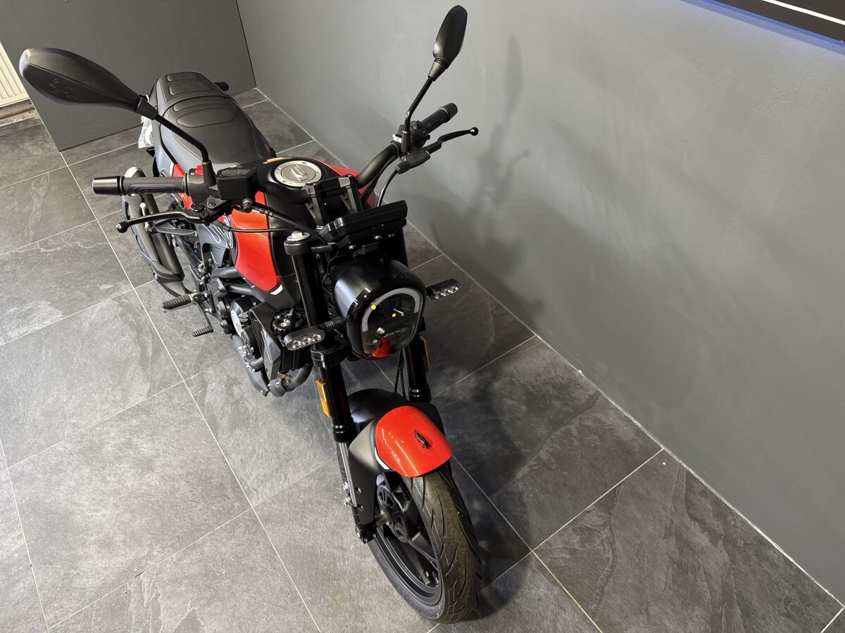 Benelli Leoncino 125cc