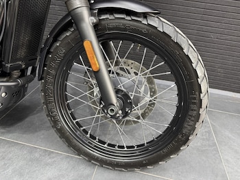 Used Triumph STREET 2018 for sale - bike-78258544: Photo